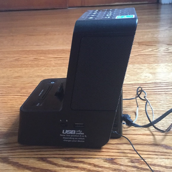 iHome - Picture 3 of 4